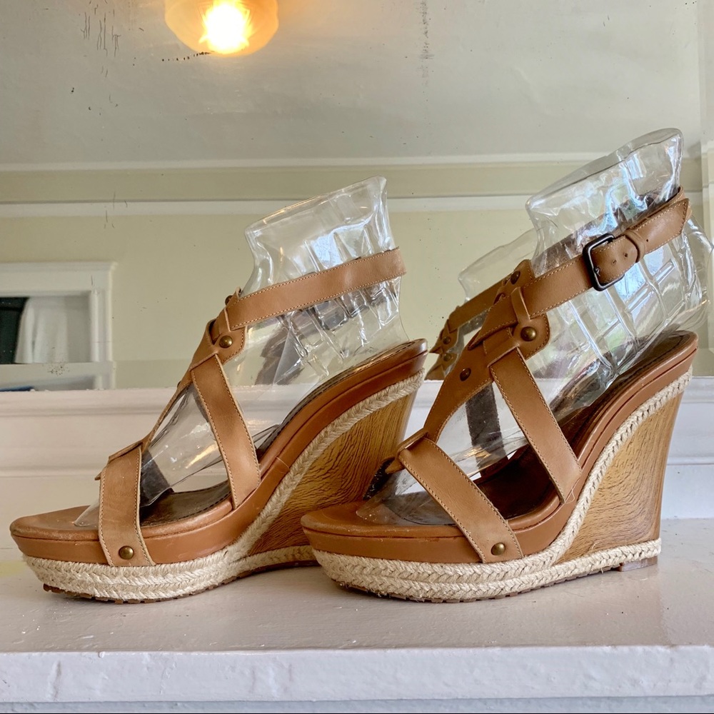 Charles David Nurture Wood Wedges